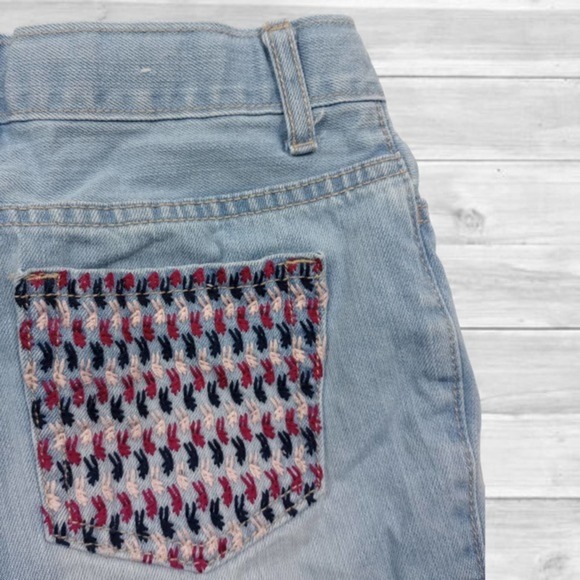 Children's Place Girls Embroidered Distressed Midi Shorts- Size 10 - Picture 5 of 6